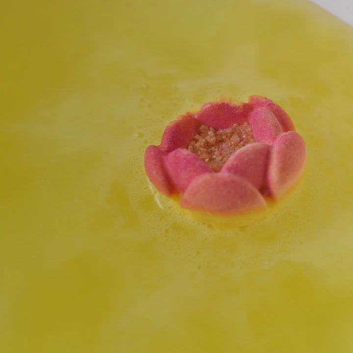 Bomb Cosmetics 24k Marigold Bomb Raw Bath Blaster - Image 2