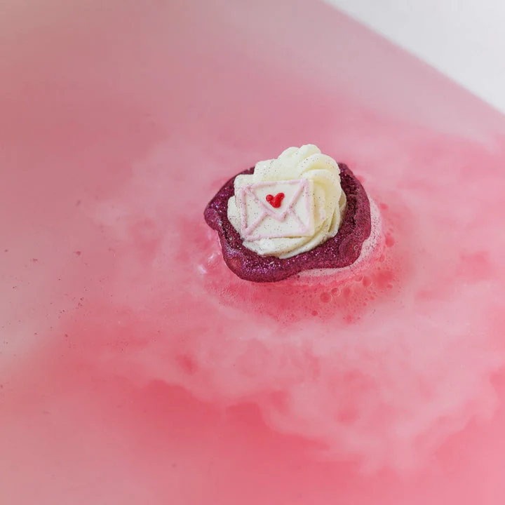 Bomb Scent With Love Bath Blaster - Image 2
