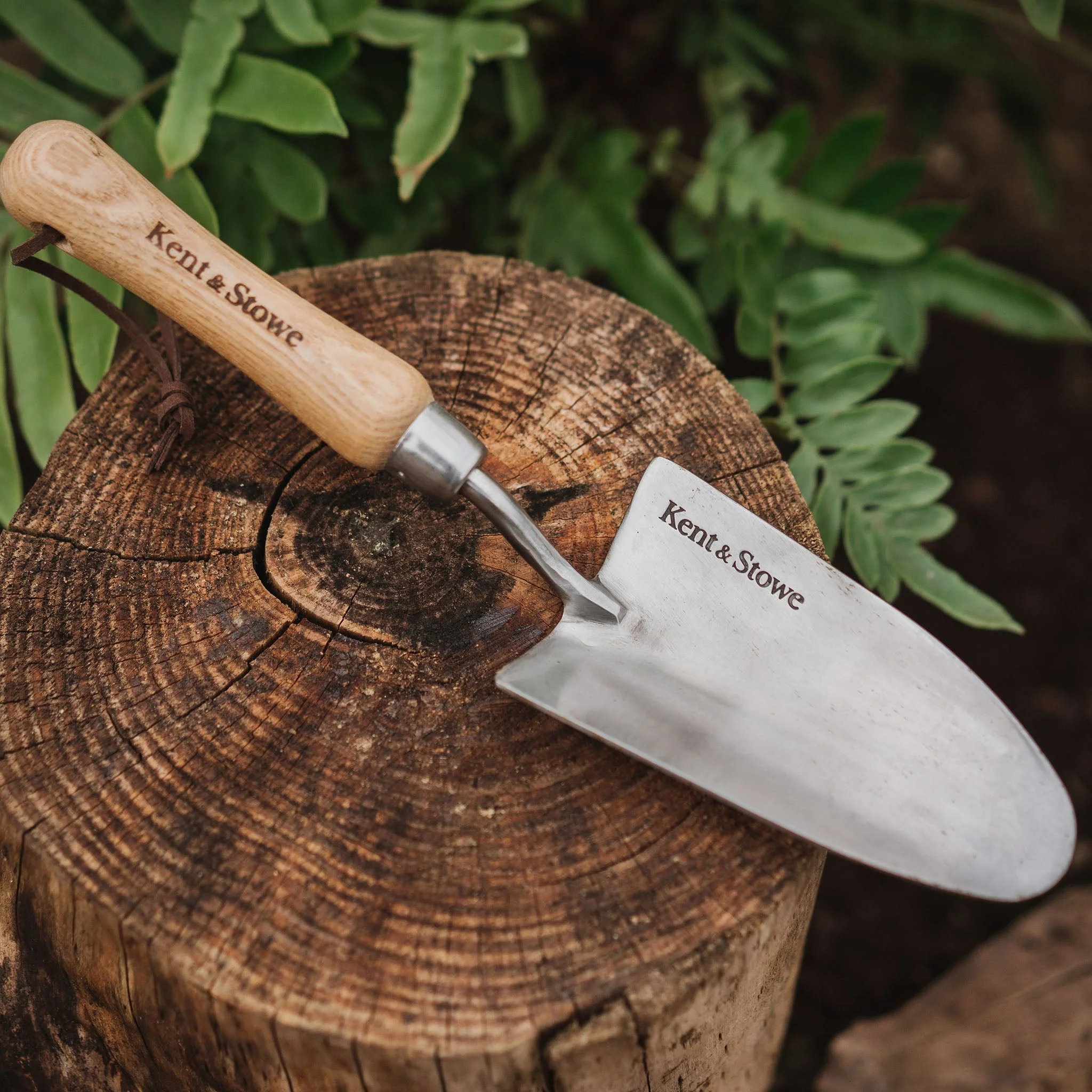 Kent & Stowe Stainless Steel Hand Trowel - Image 2
