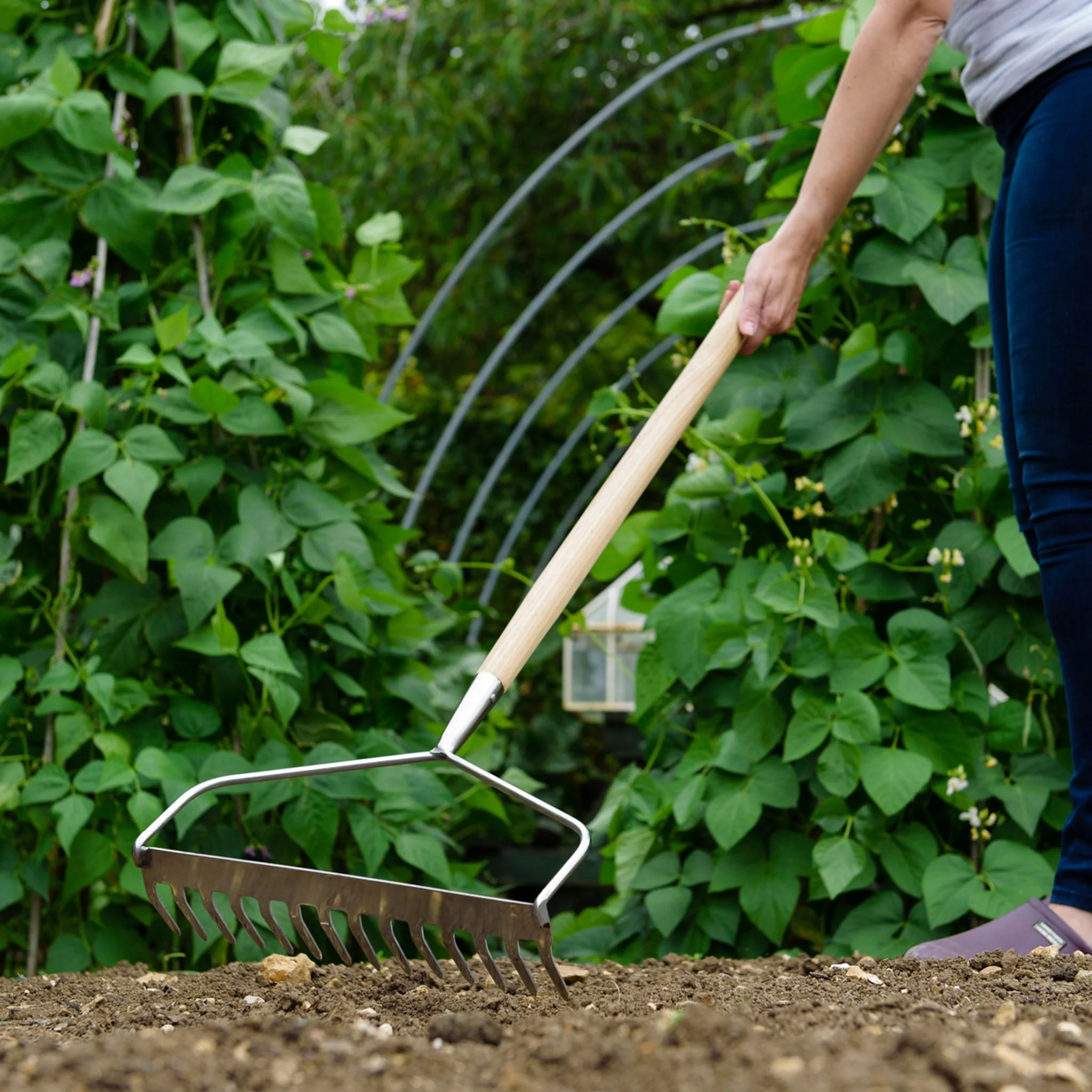 Kent & Stowe Stainless Steel Soil Rake - Image 3