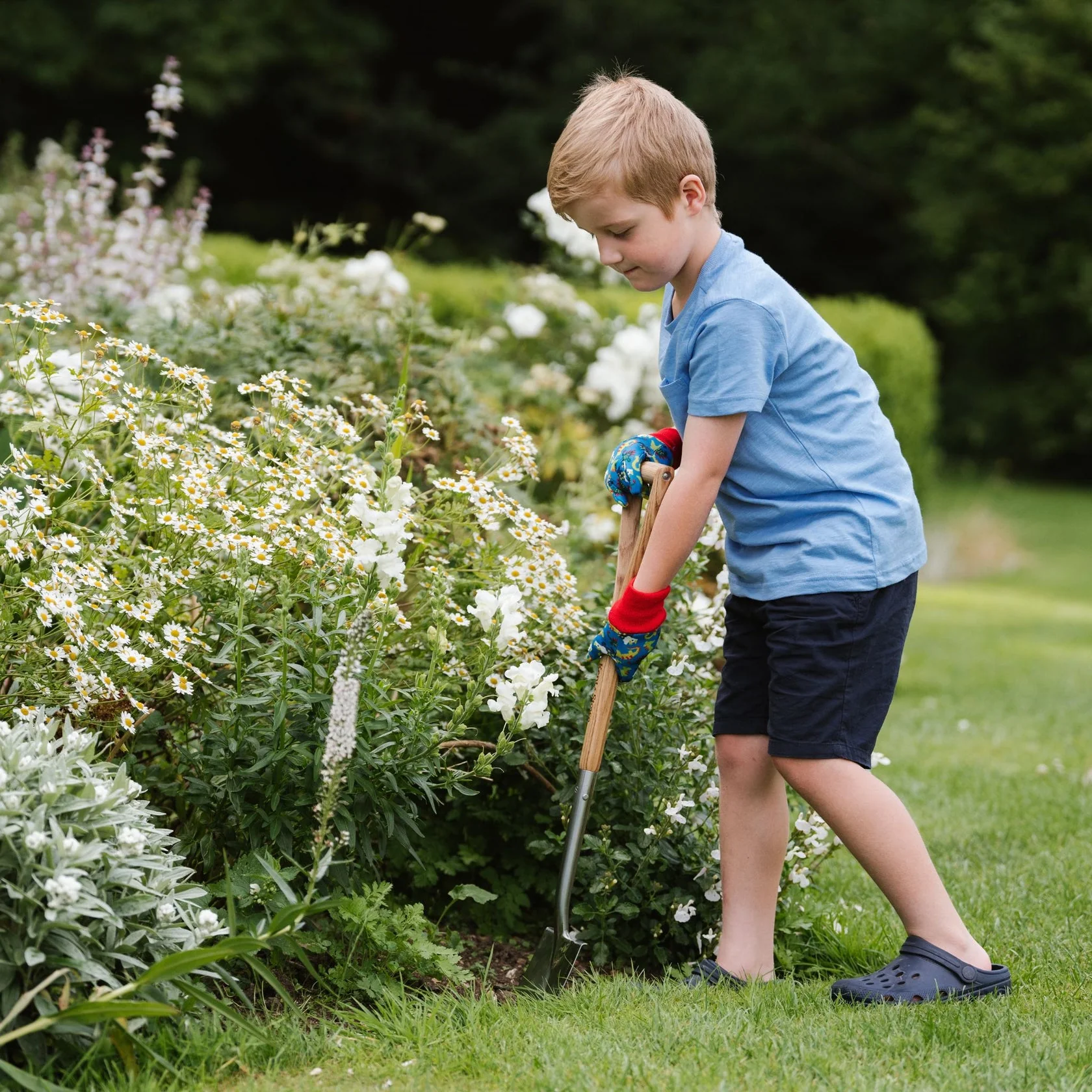 Kent & Stowe Kids Stainless Steel Digging Spade - Image 2