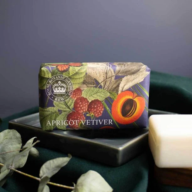 Kew Gardens Apricot Vetiver Soap - Image 3