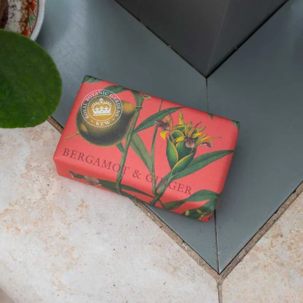Kew Gardens Bergamot and Ginger Soap - Image 3