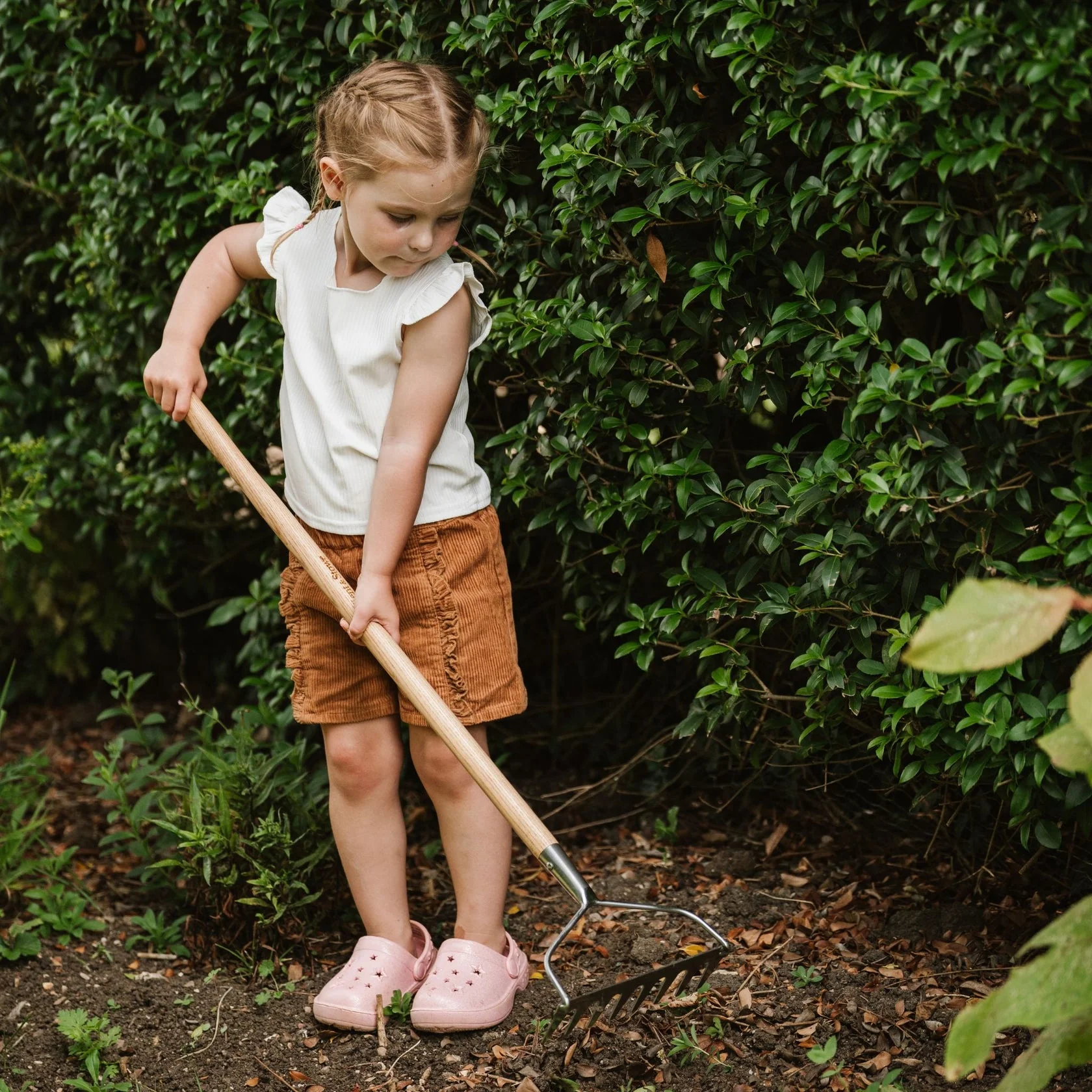 Kent & Stowe Kids Stainless Steel Garden Rake - Image 2
