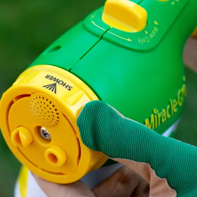 Miracle-Gro Feeder - Image 3