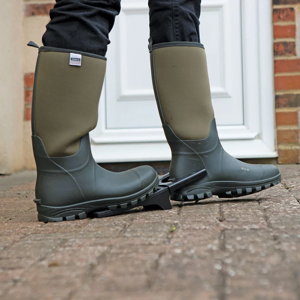 Town & Country Boot Jack - Image 2