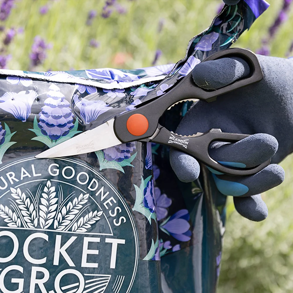 Wilkinson Sword Stainless Steel Serrated Scissor - Image 3