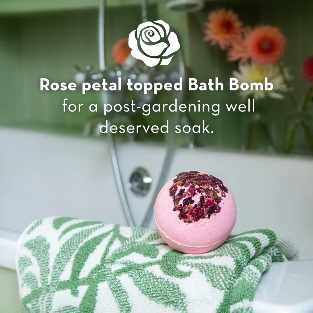 William Morris The Modern Homemaker Rose Petal Bath Bomb 200g - Image 3